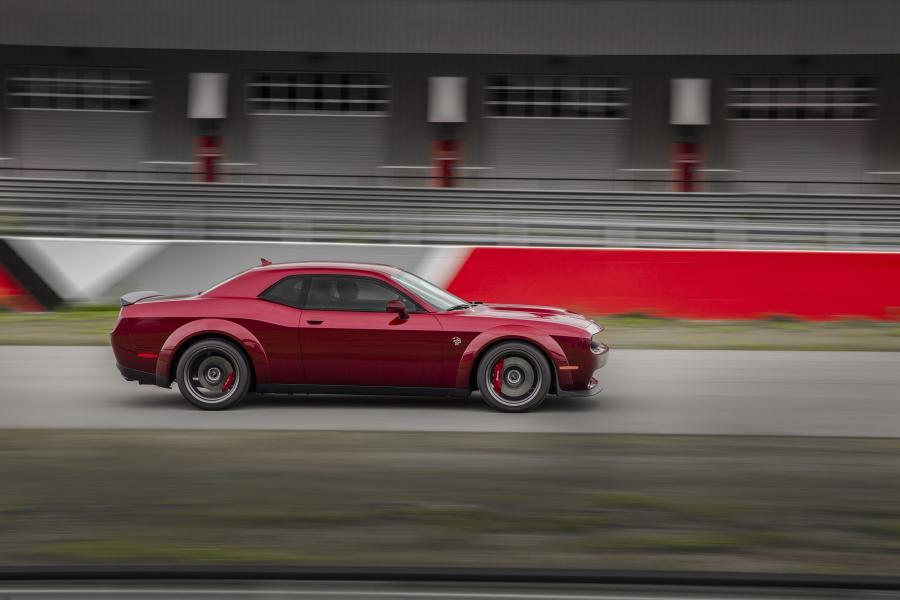  Dodge Challenger SRT Hellcat Widebody 2017 года  (фото 13 из 69)